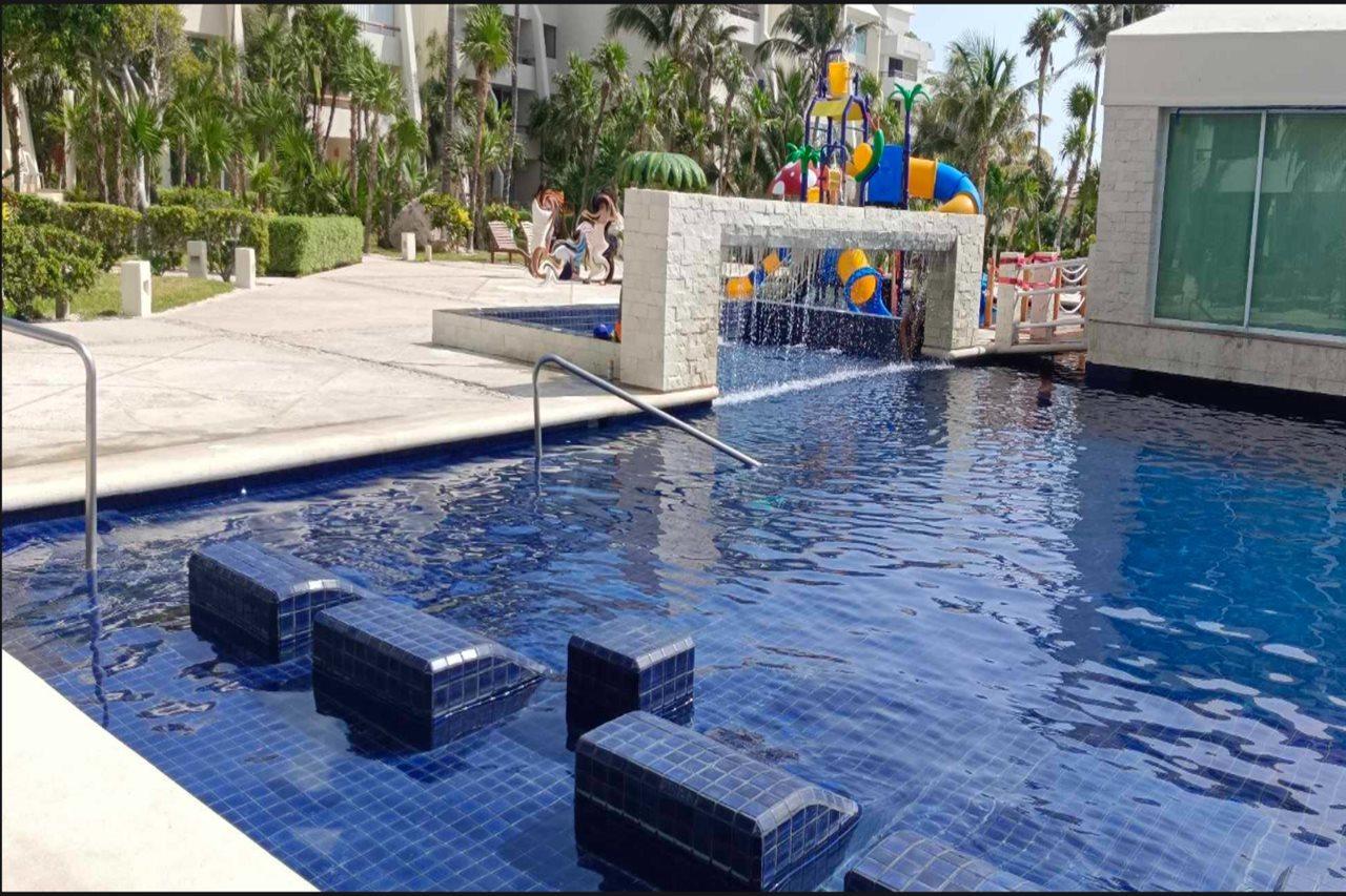 Solymar Beach Condos Cancún Exterior foto