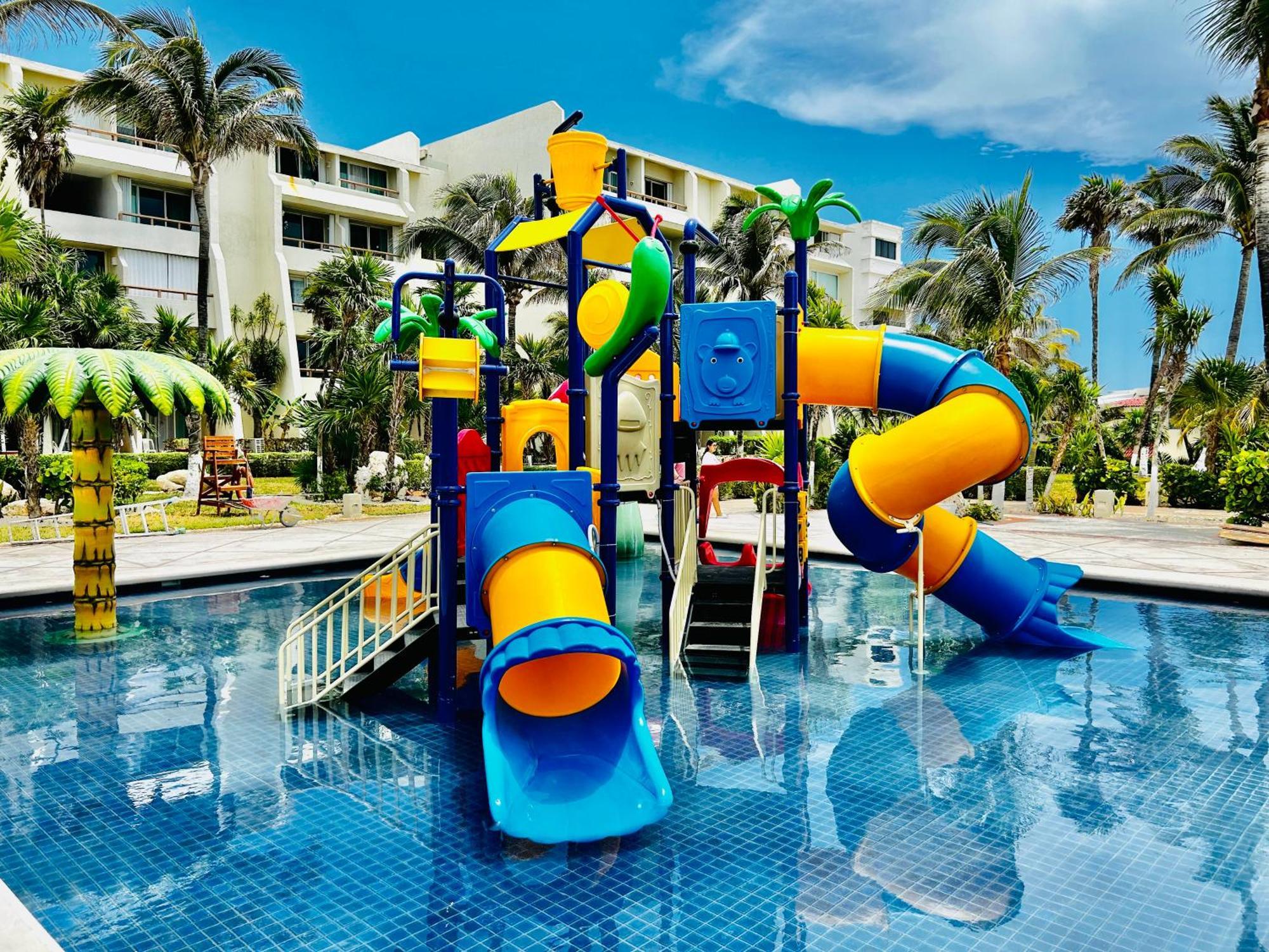 Solymar Beach Condos Cancún Exterior foto