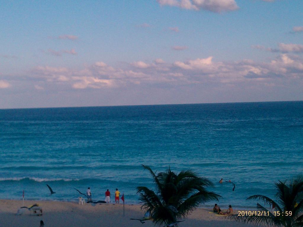Solymar Beach Condos Cancún Exterior foto
